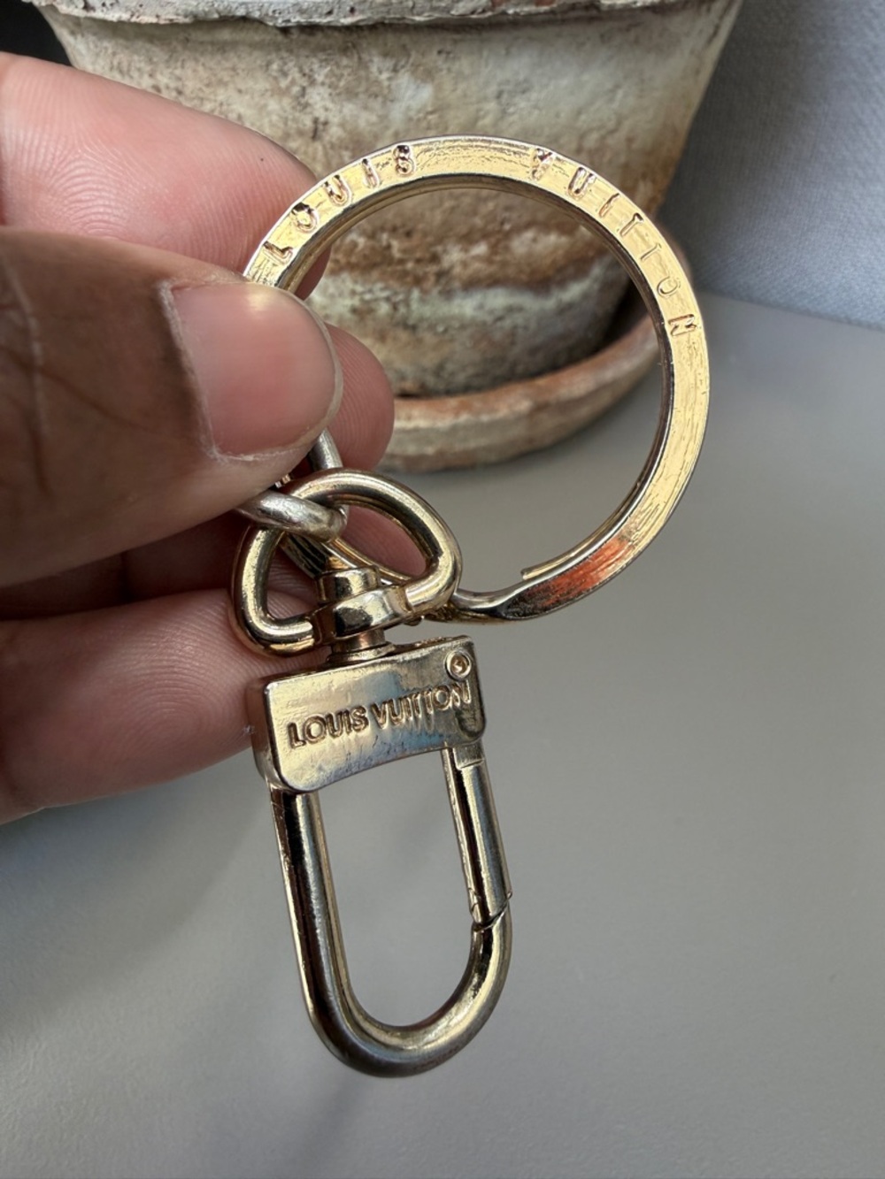 Louis Vuitton Monogram Key Ring with Gold Hardware. - Picture 6 of 7